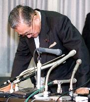 FRC Chairman Kuze bows after resignation